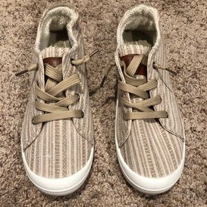 NEW Vintage Havana Women’s Size 6.5 Sneaker Shoe